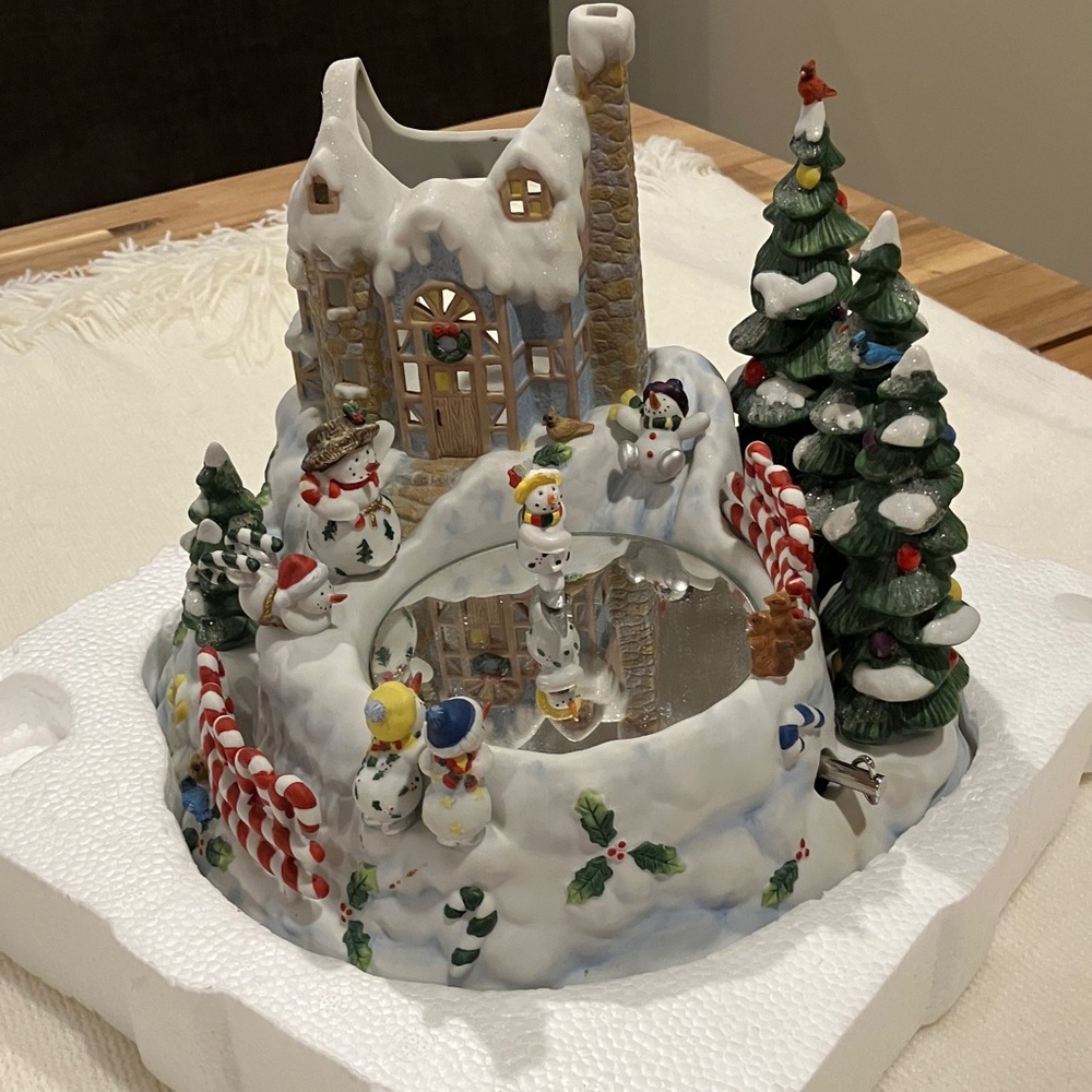 PartyLite Snowy Village with Festive Accents